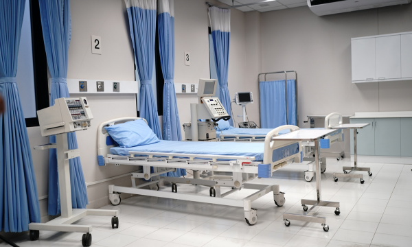 How Emergency Healthcare Services Operate: Challenges and Innovations