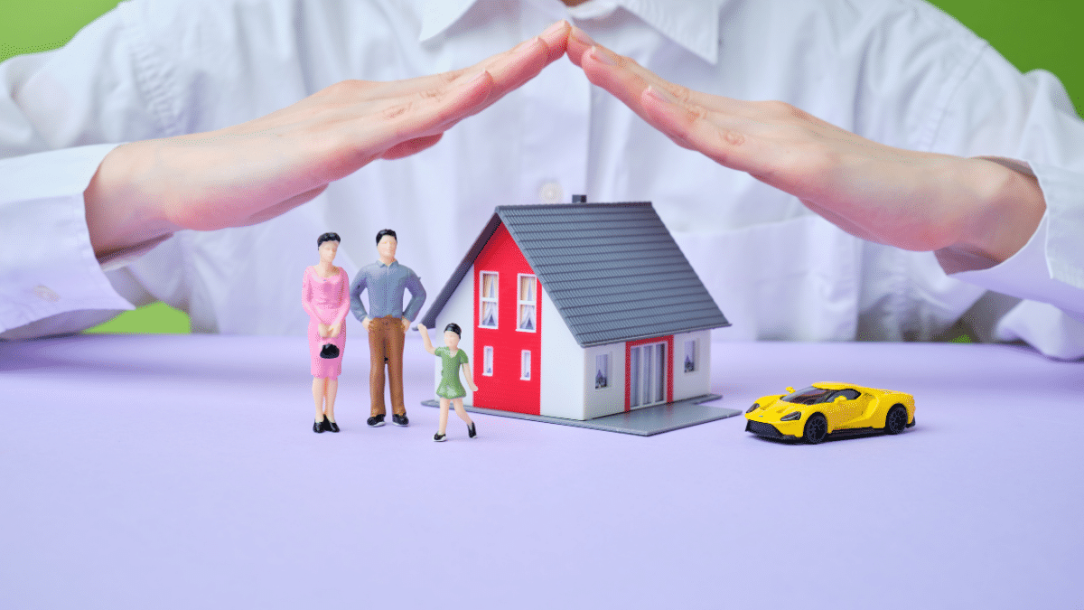 Why Senior Citizens Should Invest in Medical Insurance Before It's Too Late
